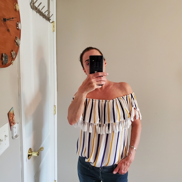 KORI, top, off shoulder - Picture 9 of 11